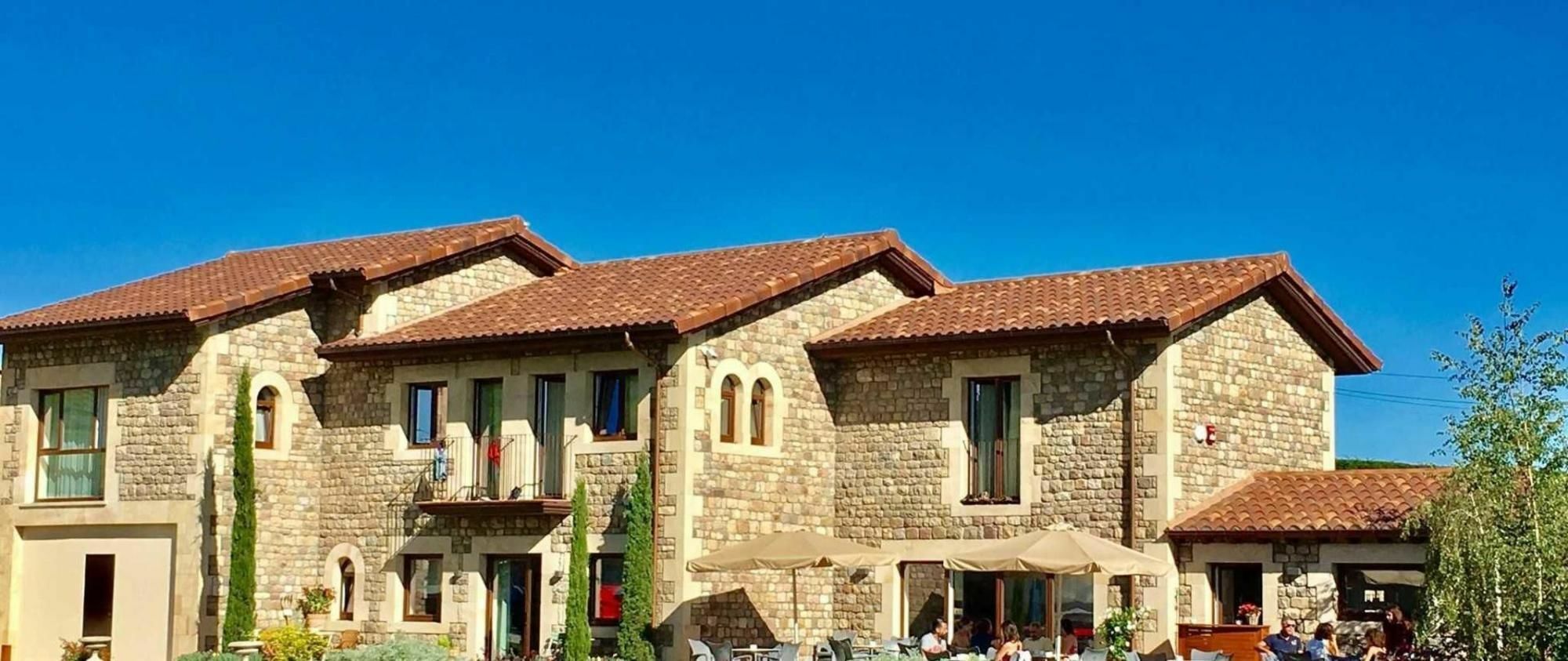 La Fuentona De Santillana Santillana del Mar Bagian luar foto
